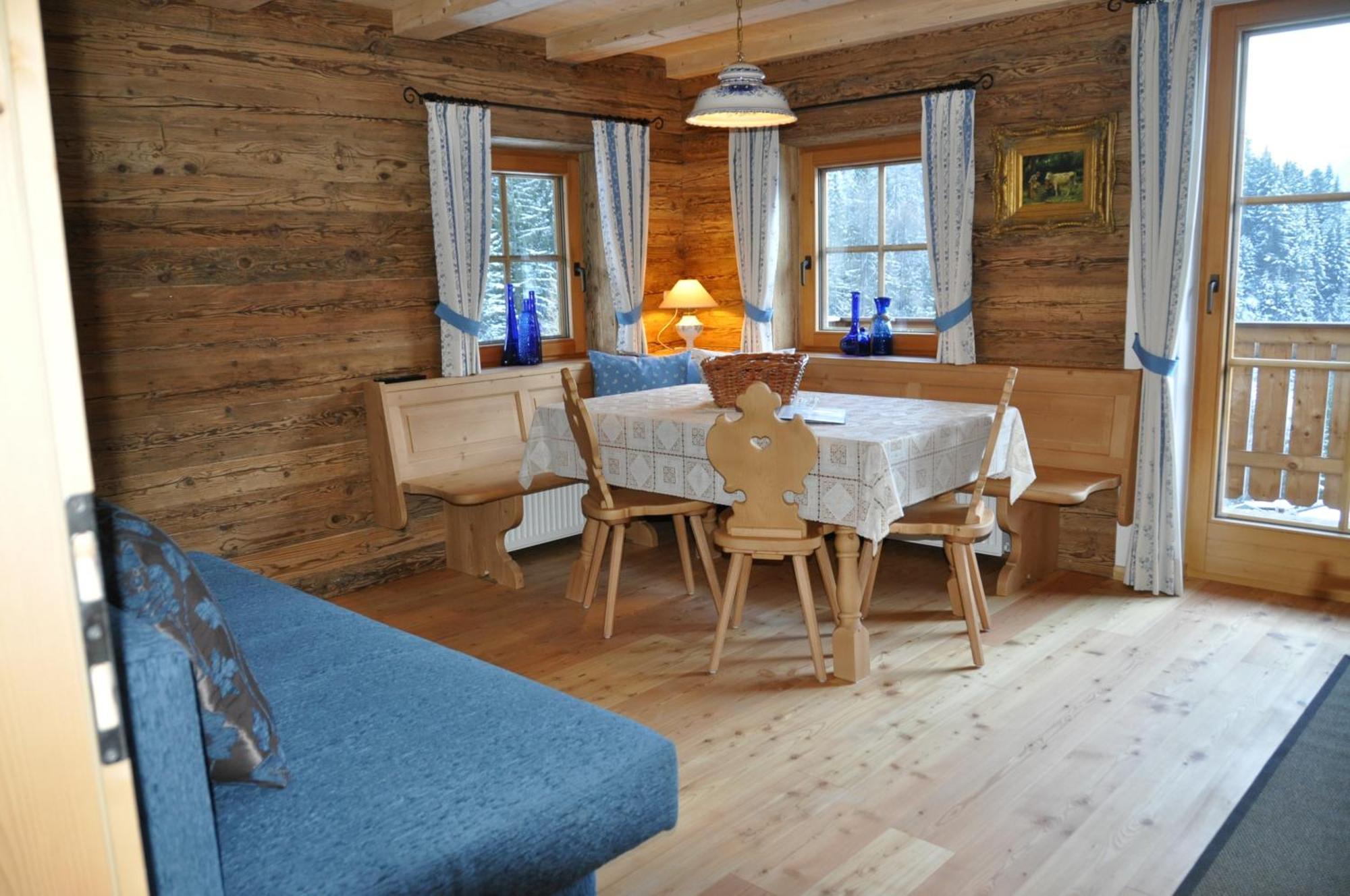 Jorgnerhaus Apartment *